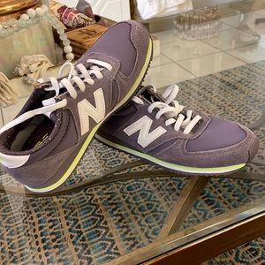 COPY - BNWOT new balance 420 sneakers